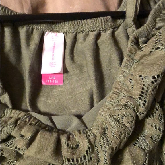 Green shirt off the shoulders with straps - Picture 3 of 4